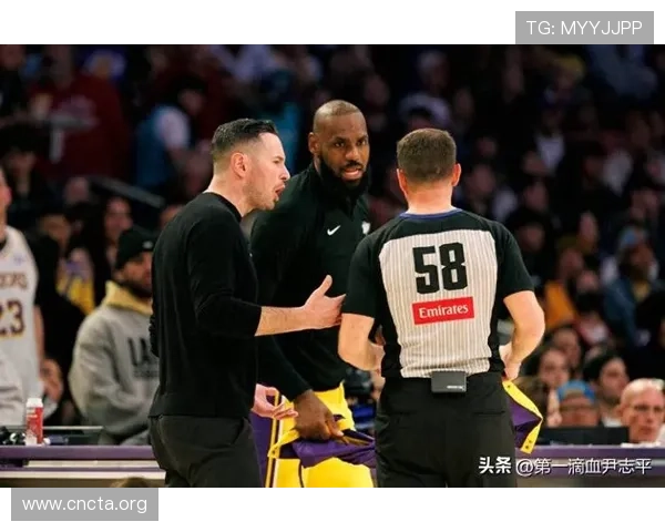 雷迪克怒斥东契奇推手事件现场解读